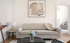 Geschmackvoll! 2 Schlafzimmer! Klimatisiert! Gassenviertel-Fußgängerzone! Wohnzimmer! Küche! Bad!